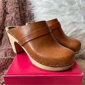 Swedish Hasbeens Slip In Classic Clog in Cognac, Size 39